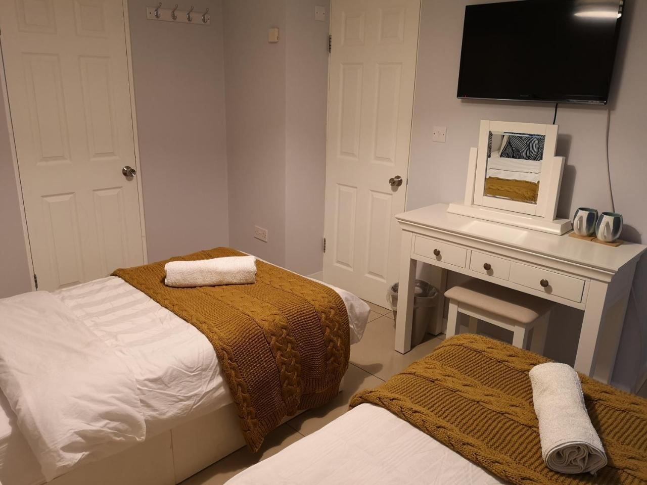 Riverside Rooms Рединг Екстериор снимка